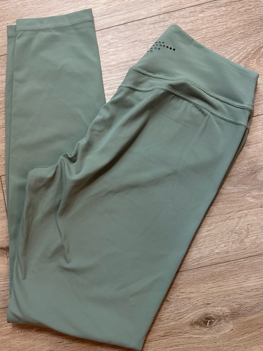 Gymshark - Whitney Simmons Leggings V3 w/ Butt Scrunch - Picture 4 of 10